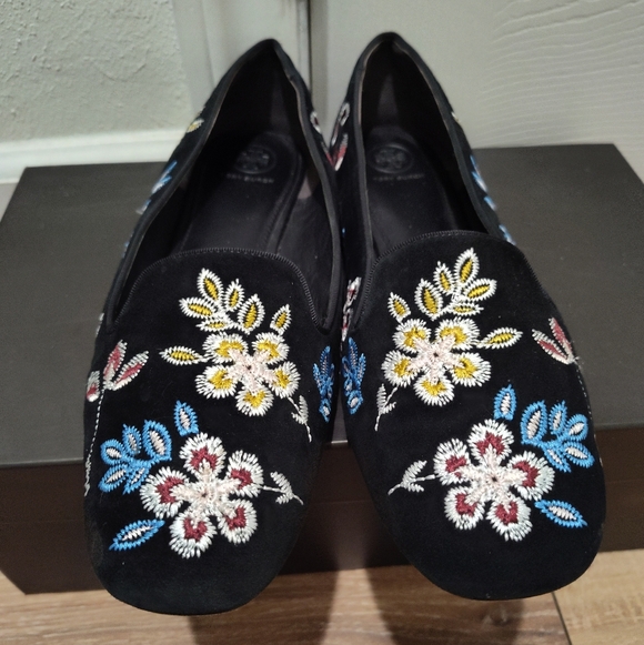 Tory Burch Navy Floral Embroidered Flats - Picture 3 of 10